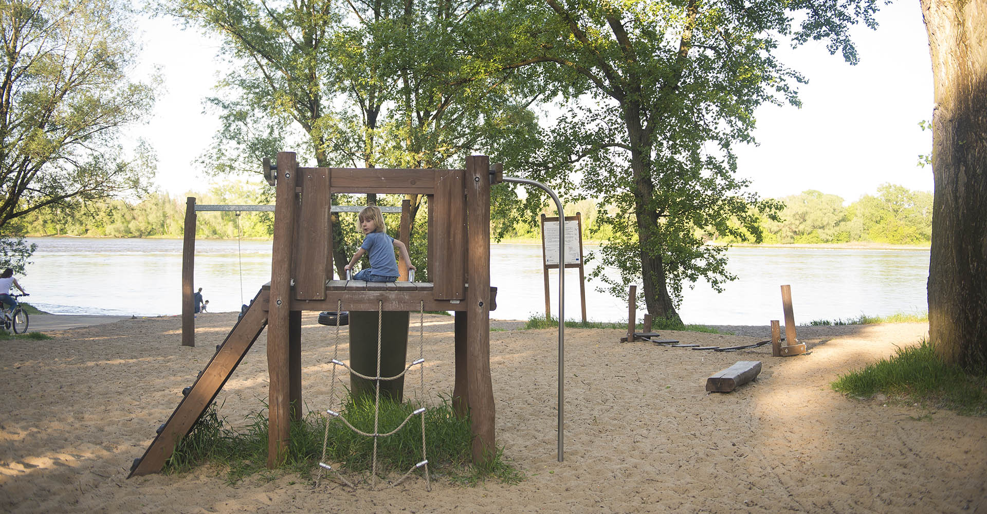 plac zabaw na plaży