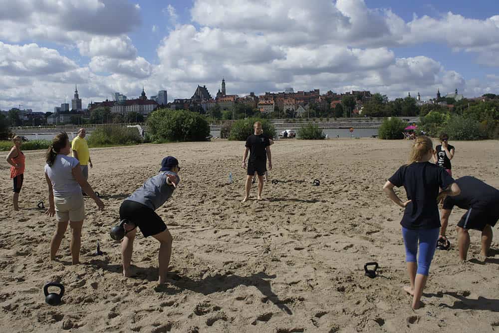 plaże w warszawie kuszą sportowymi aktywnościami
