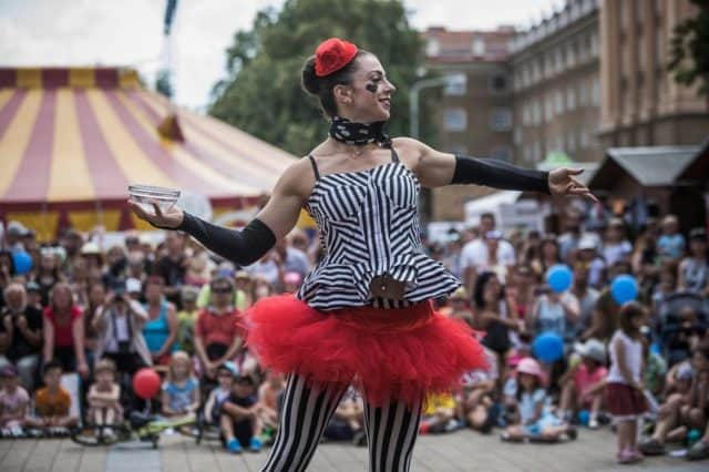 Cirkus trochu jinak - OnTheRoad | Festiwal Sztuka Ulicy 2019