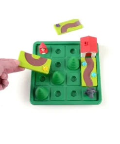 Plansza z drzewami i figurkami postaci z bajki